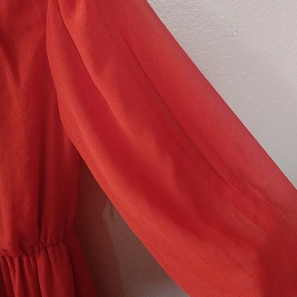 Woman's dress - Picture 4 of 4